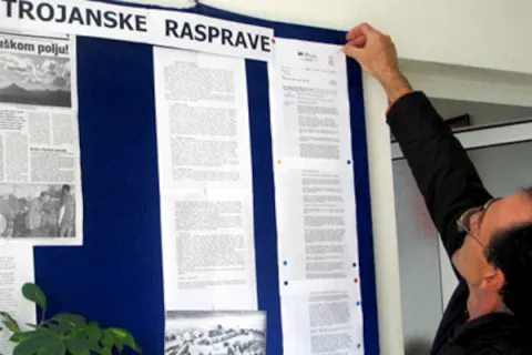 Krešo Vujević izlaže svoju teoriju 2005. godine